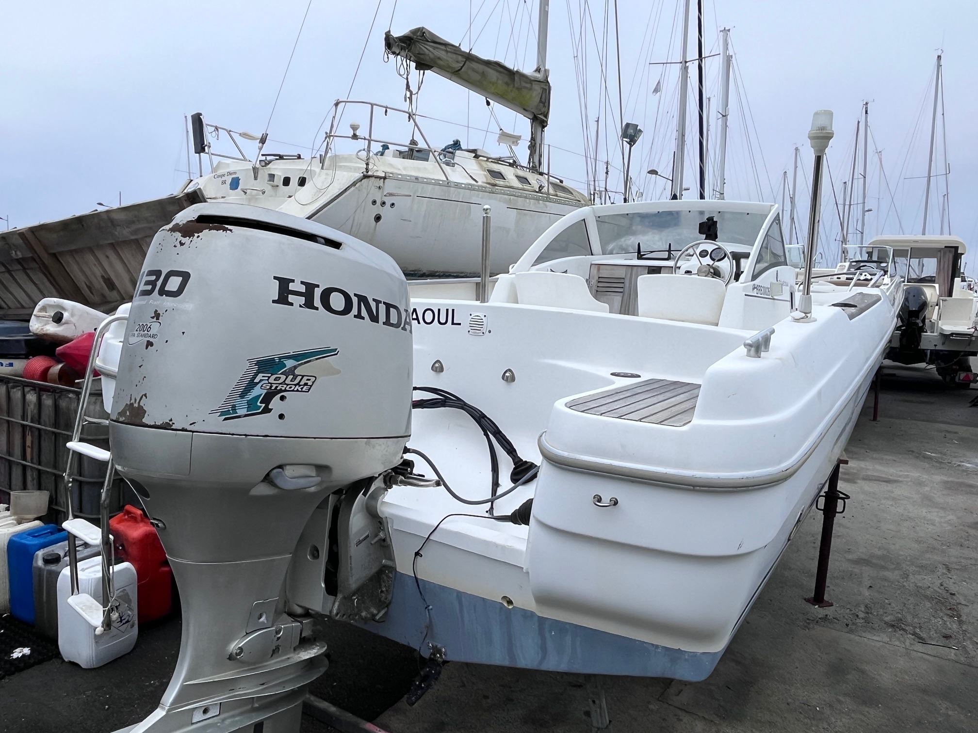 slider 1 Beneteau Ombrine 630